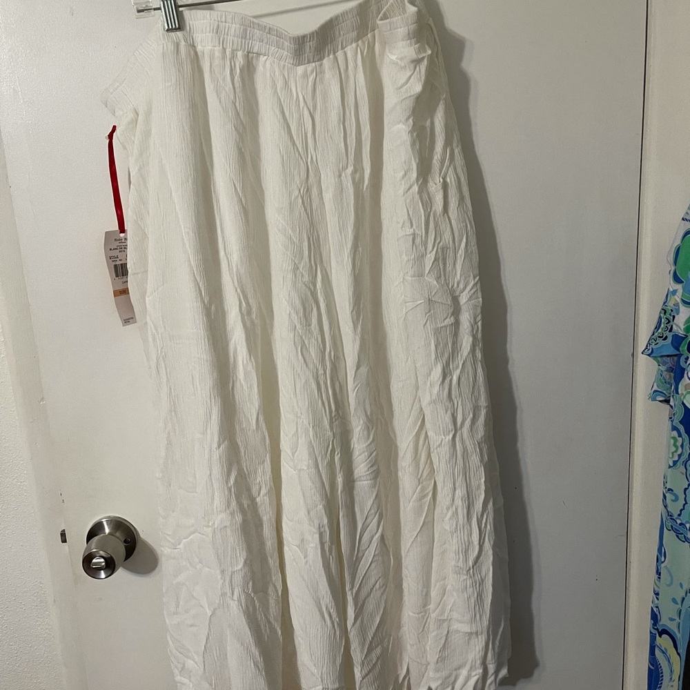 White (2X) women’s “Ruby Rd” Capri Pants